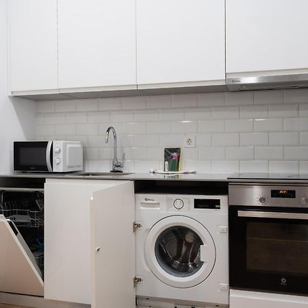 Apartamentos Reformados En Metro Pacifico Alquiler Temporal Madrid Eksteriør bilde