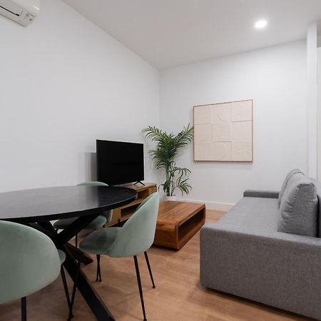 Apartamentos Reformados En Metro Pacifico Alquiler Temporal Madrid Eksteriør bilde