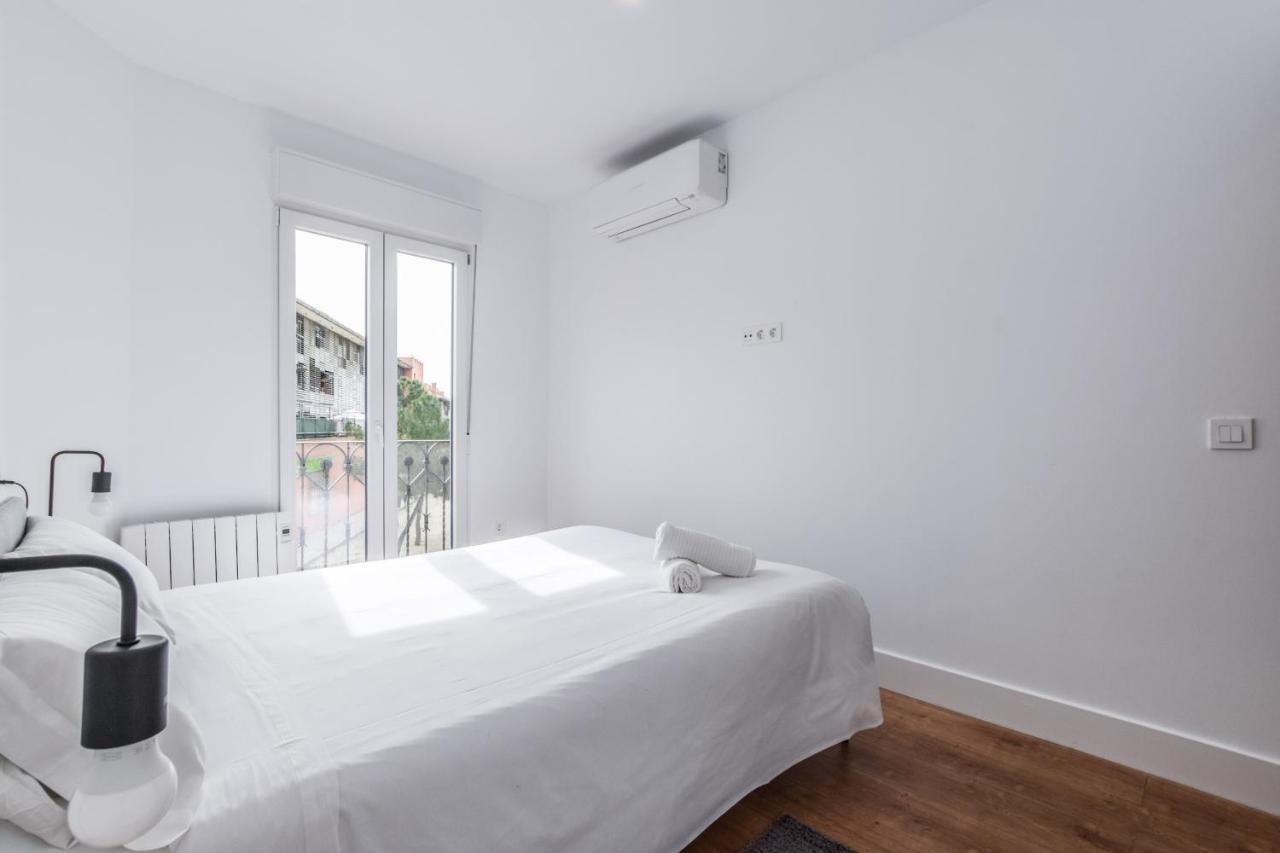 Apartamentos Reformados En Metro Pacifico Alquiler Temporal Madrid Eksteriør bilde