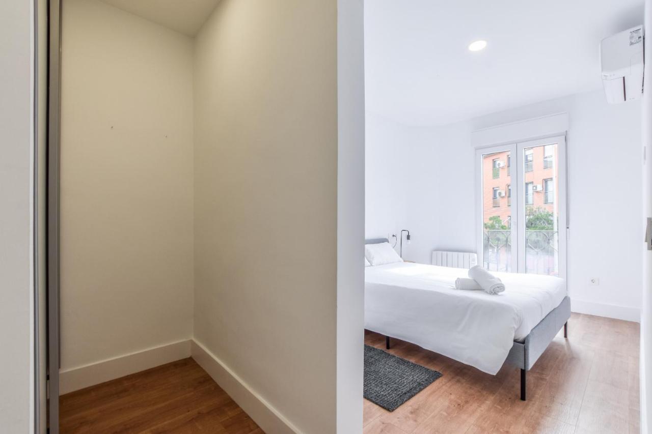 Apartamentos Reformados En Metro Pacifico Alquiler Temporal Madrid Eksteriør bilde