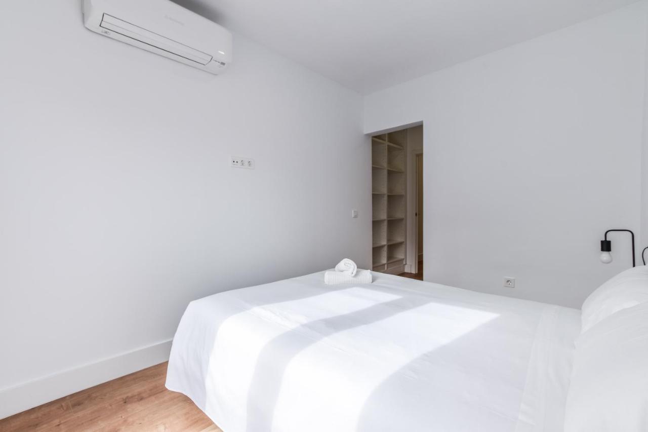 Apartamentos Reformados En Metro Pacifico Alquiler Temporal Madrid Eksteriør bilde