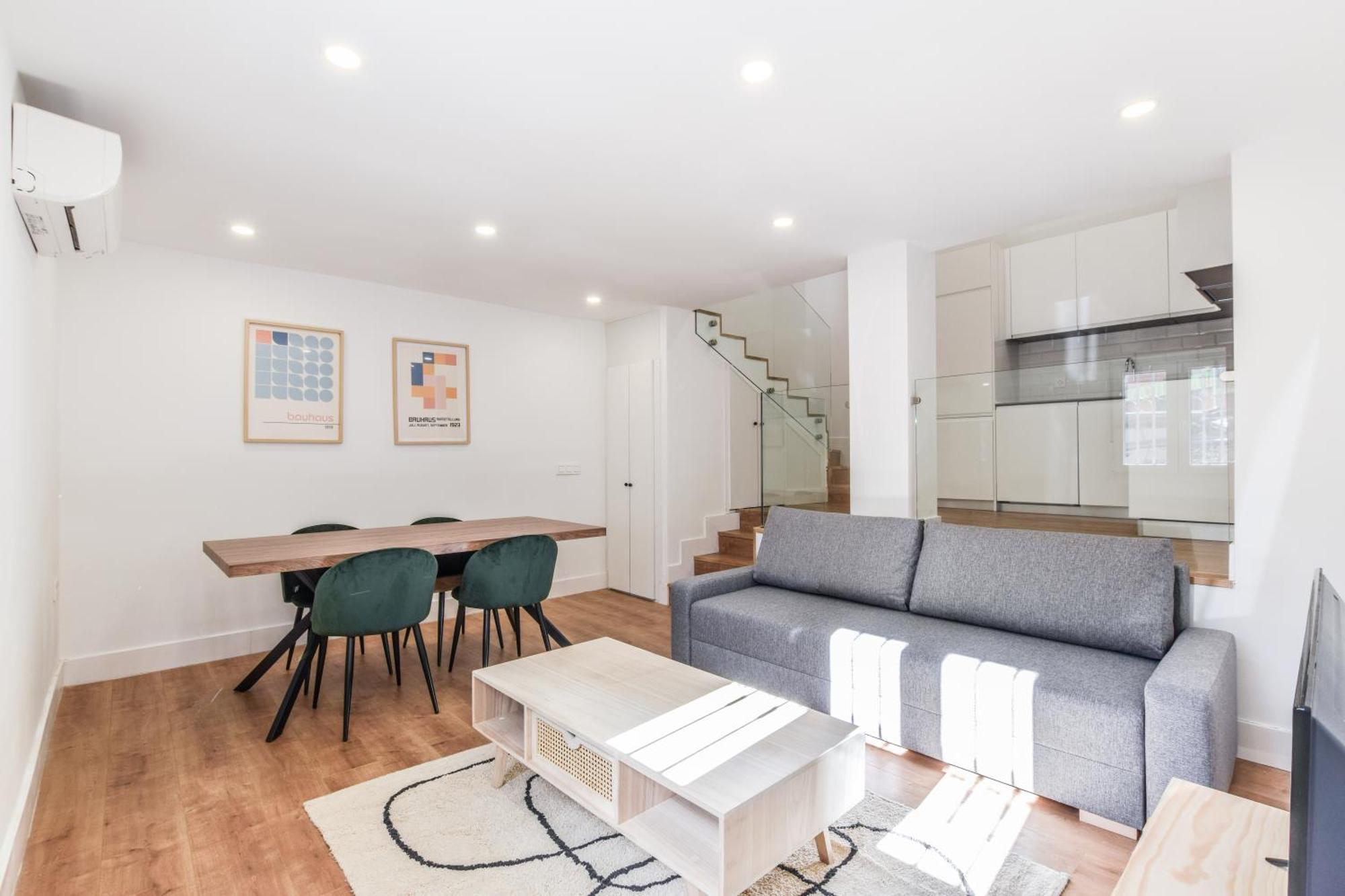 Apartamentos Reformados En Metro Pacifico Alquiler Temporal Madrid Eksteriør bilde