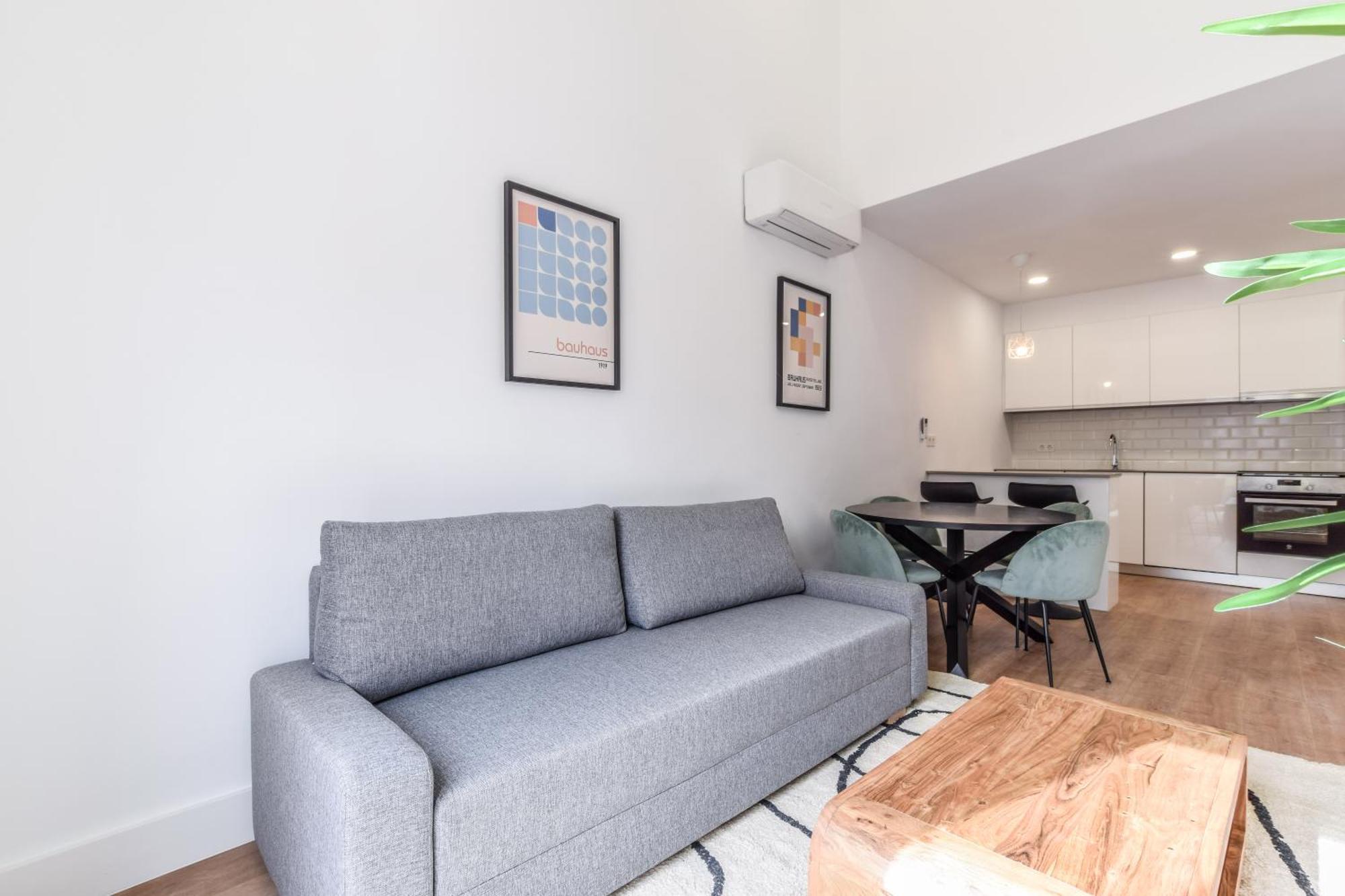 Apartamentos Reformados En Metro Pacifico Alquiler Temporal Madrid Eksteriør bilde