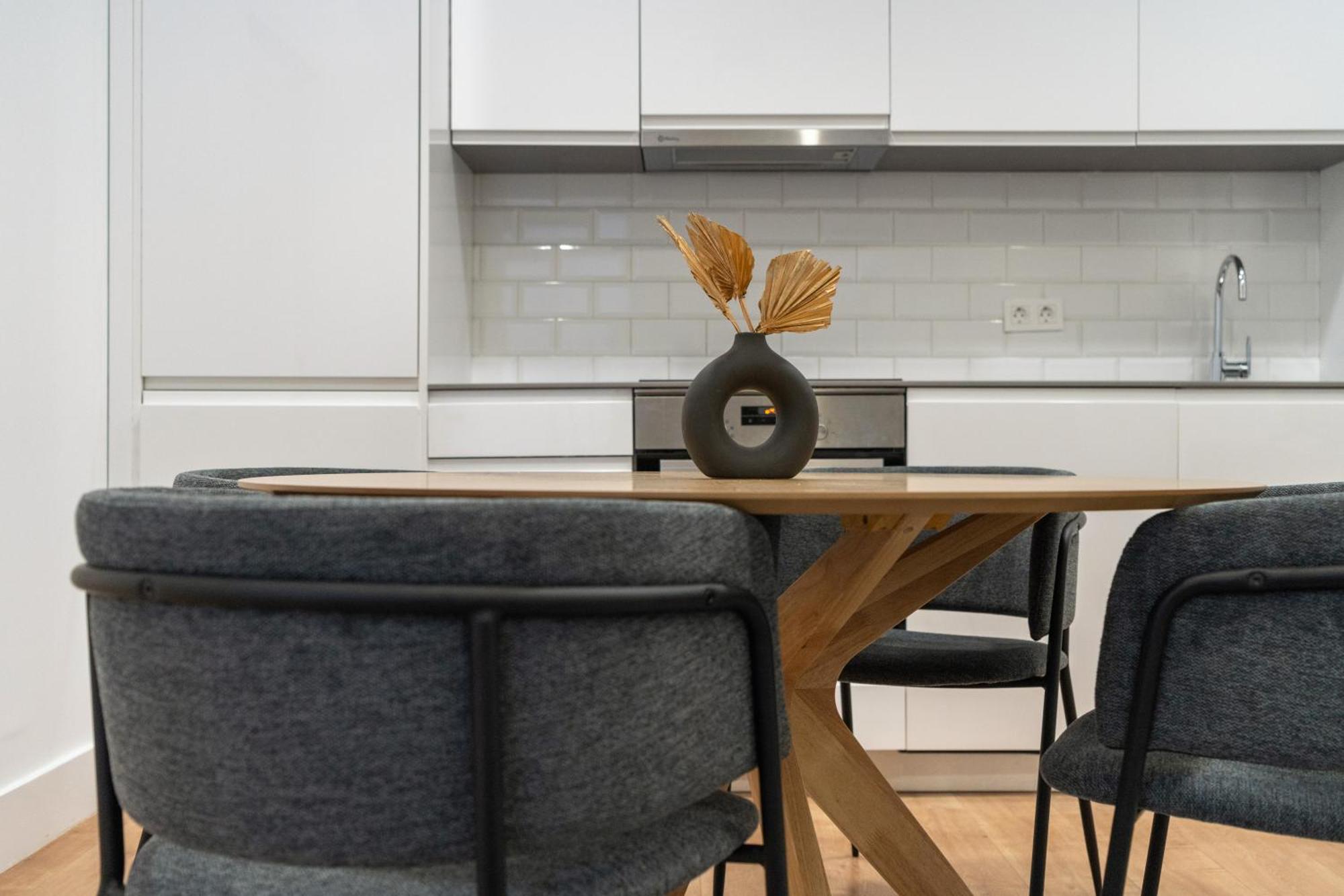 Apartamentos Reformados En Metro Pacifico Alquiler Temporal Madrid Eksteriør bilde