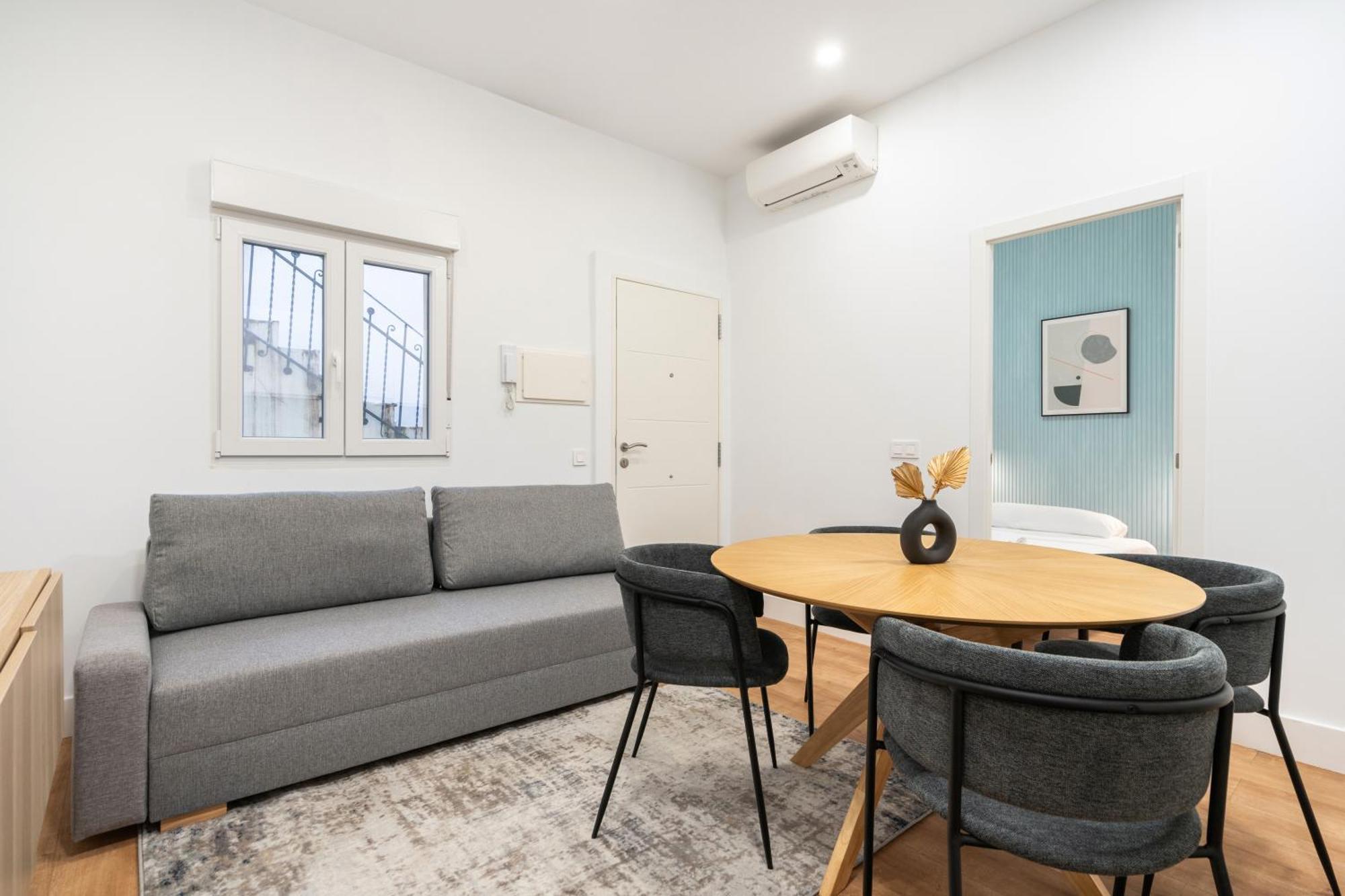 Apartamentos Reformados En Metro Pacifico Alquiler Temporal Madrid Eksteriør bilde