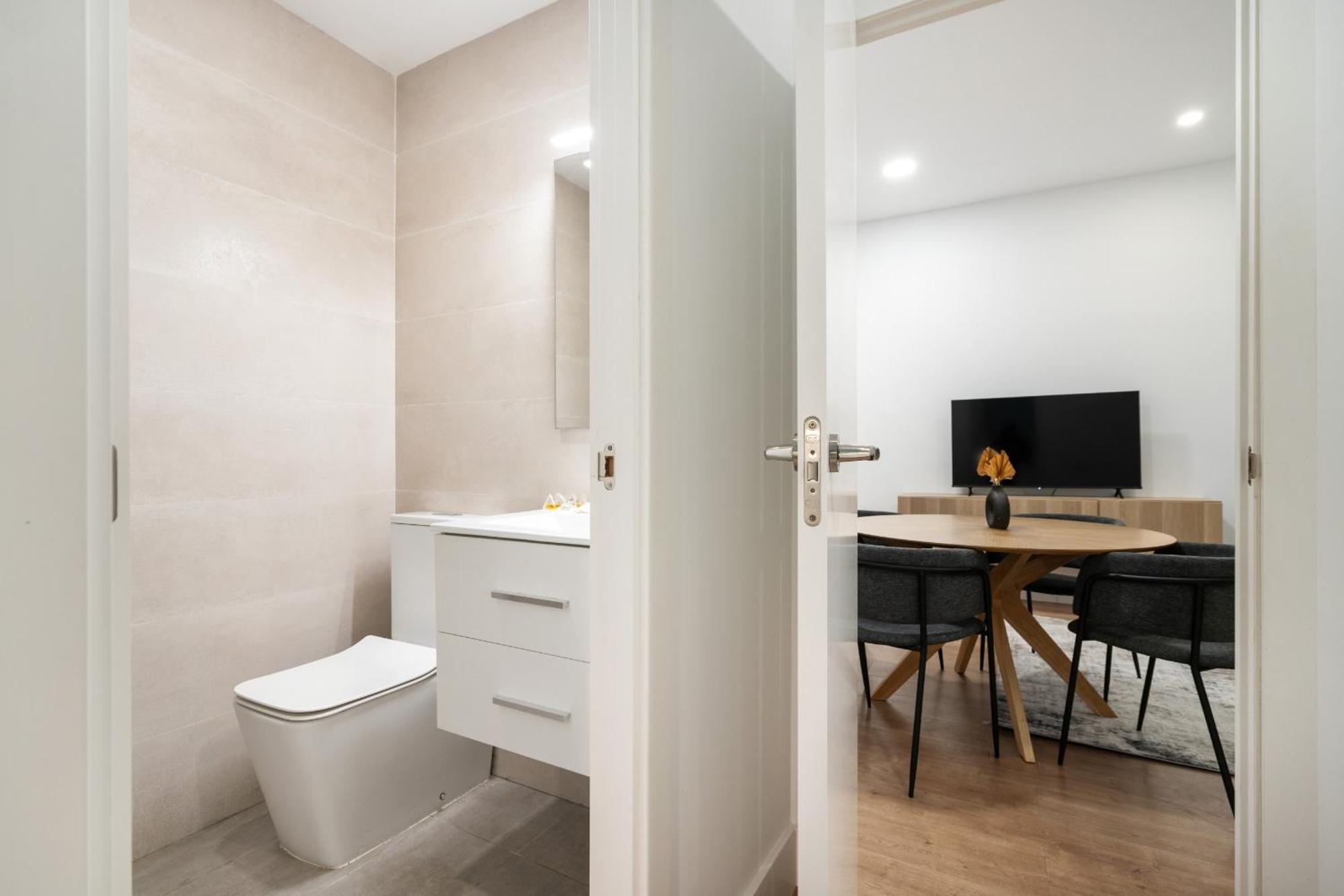 Apartamentos Reformados En Metro Pacifico Alquiler Temporal Madrid Eksteriør bilde