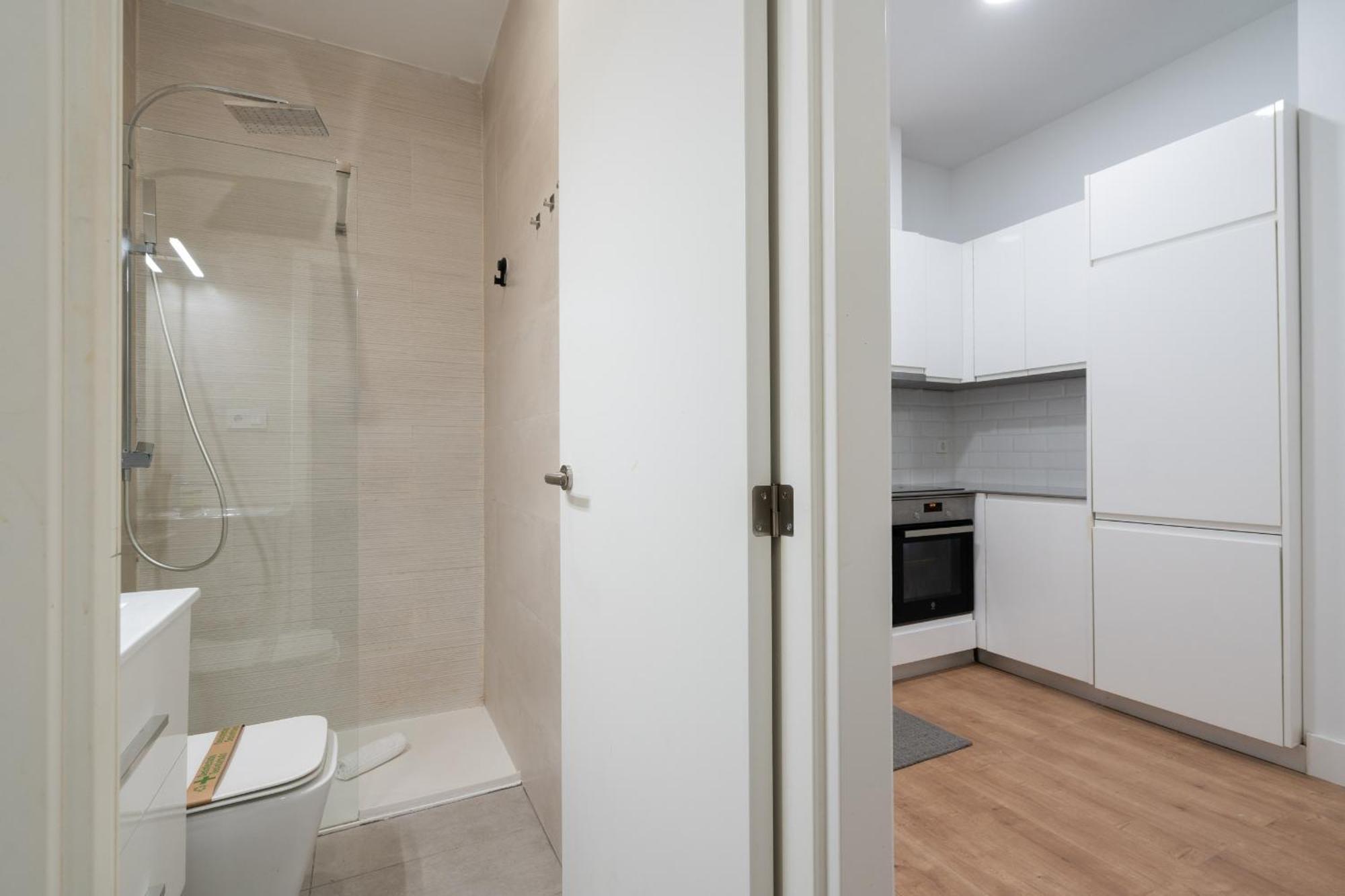 Apartamentos Reformados En Metro Pacifico Alquiler Temporal Madrid Eksteriør bilde