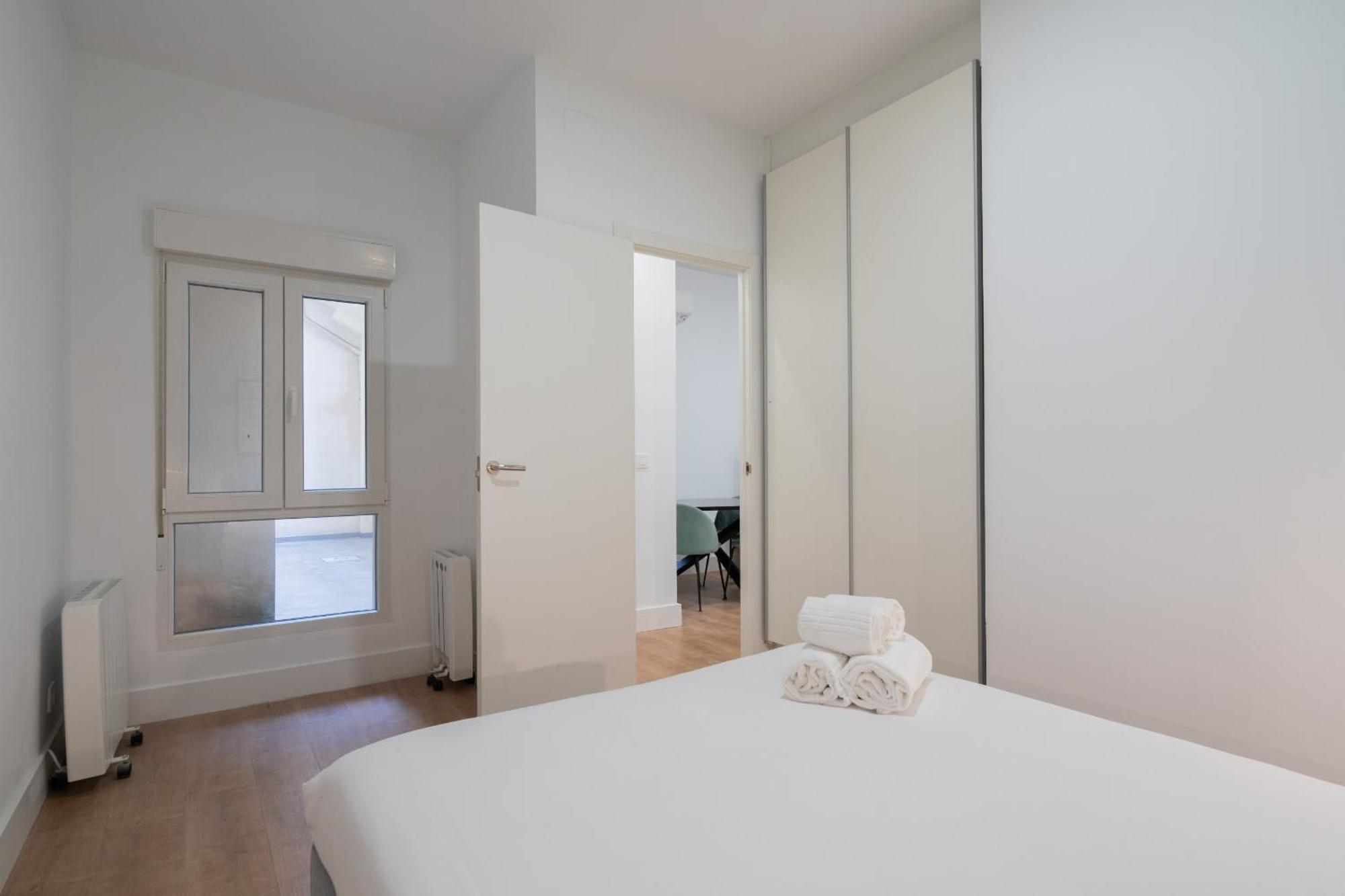 Apartamentos Reformados En Metro Pacifico Alquiler Temporal Madrid Eksteriør bilde