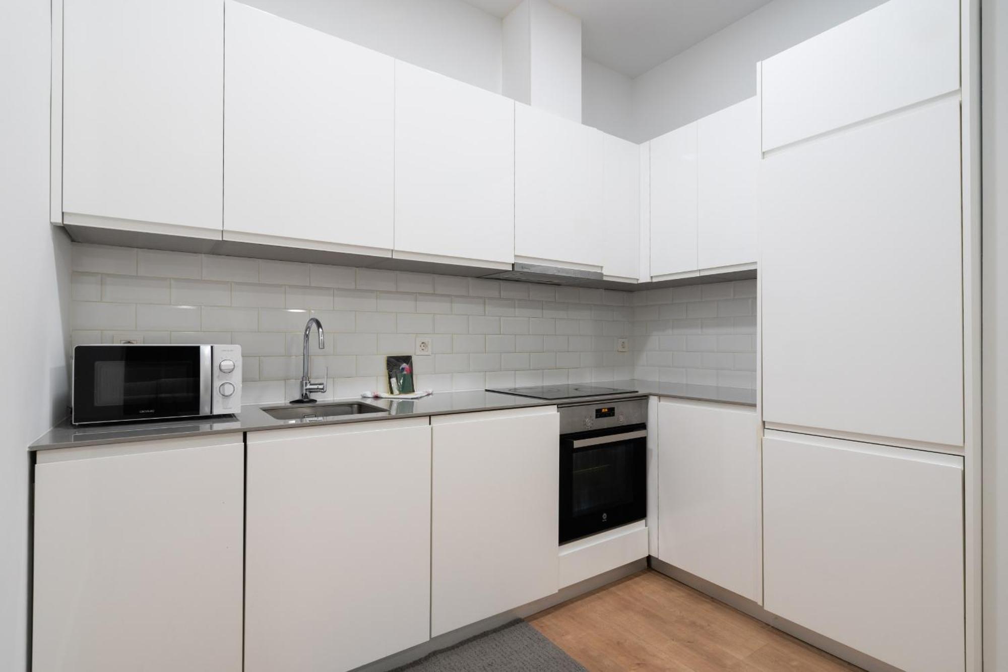 Apartamentos Reformados En Metro Pacifico Alquiler Temporal Madrid Eksteriør bilde