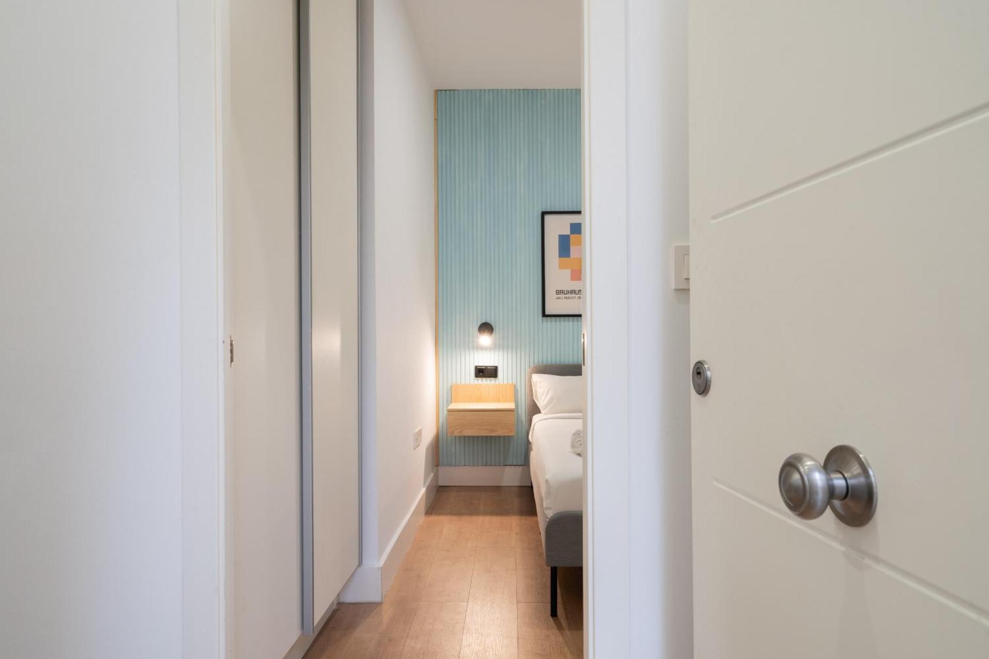 Apartamentos Reformados En Metro Pacifico Alquiler Temporal Madrid Eksteriør bilde