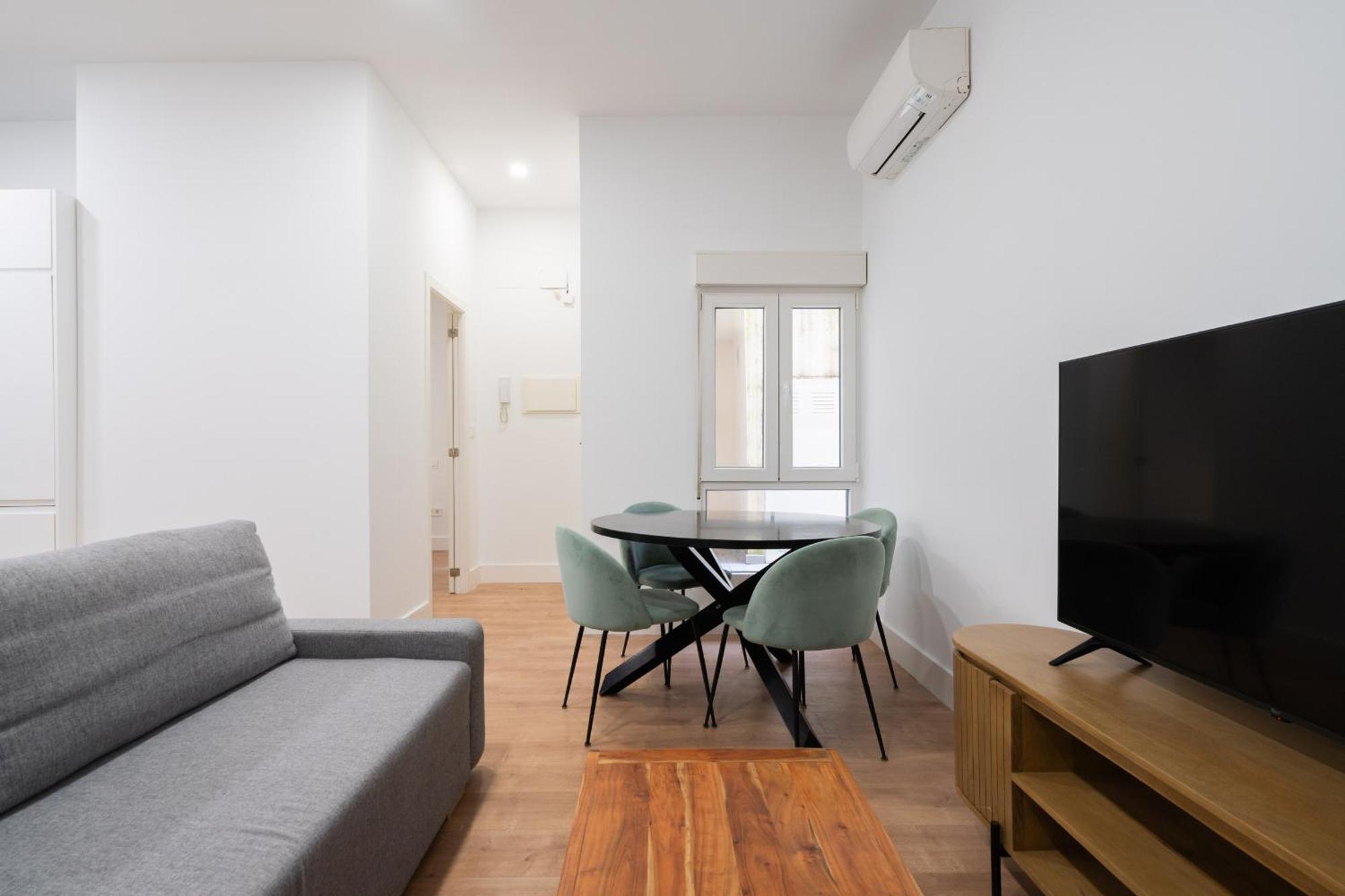 Apartamentos Reformados En Metro Pacifico Alquiler Temporal Madrid Eksteriør bilde