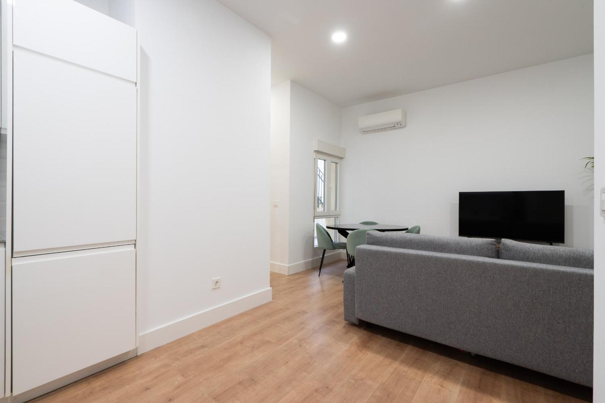 Apartamentos Reformados En Metro Pacifico Alquiler Temporal Madrid Eksteriør bilde