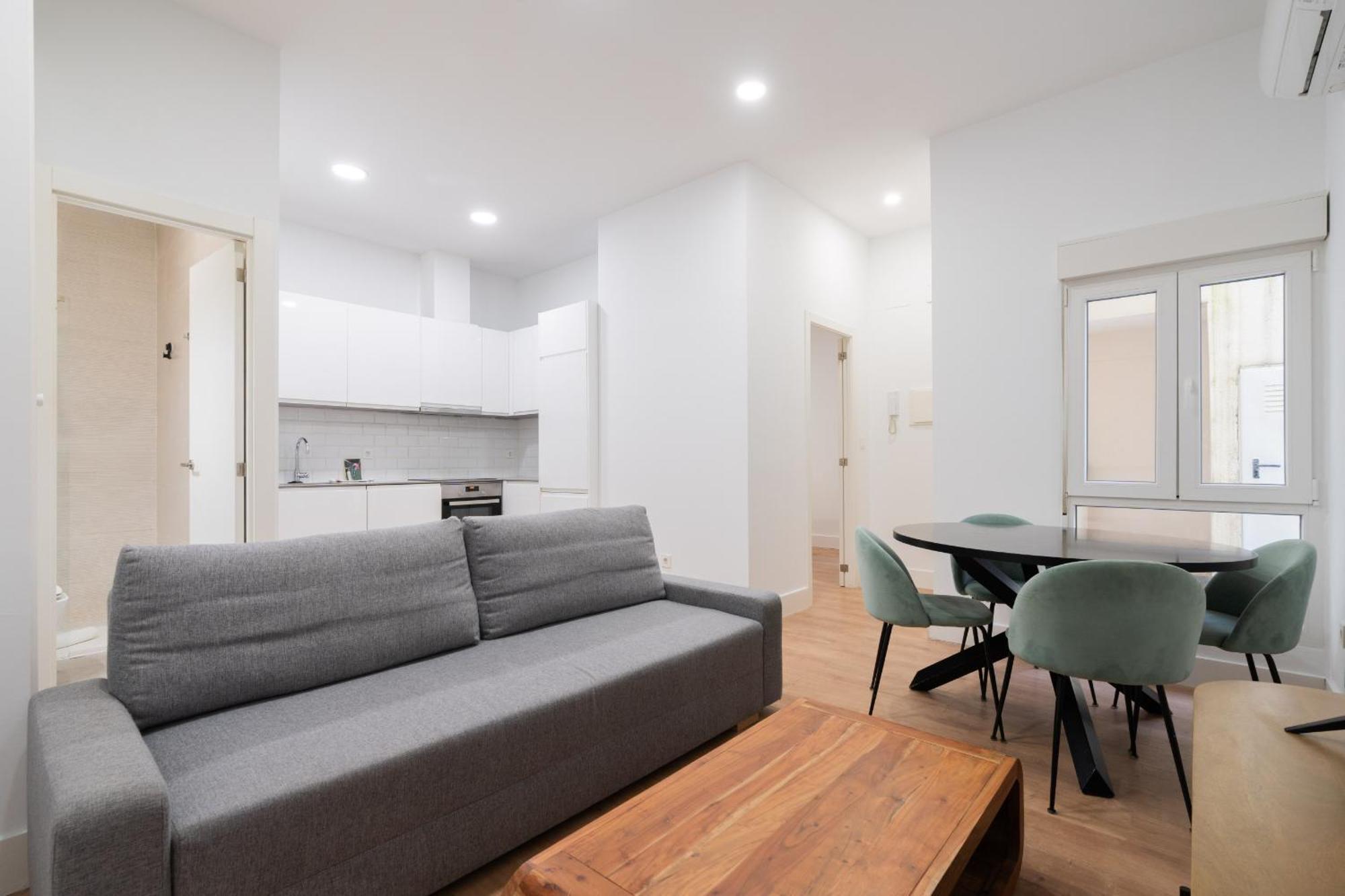 Apartamentos Reformados En Metro Pacifico Alquiler Temporal Madrid Eksteriør bilde