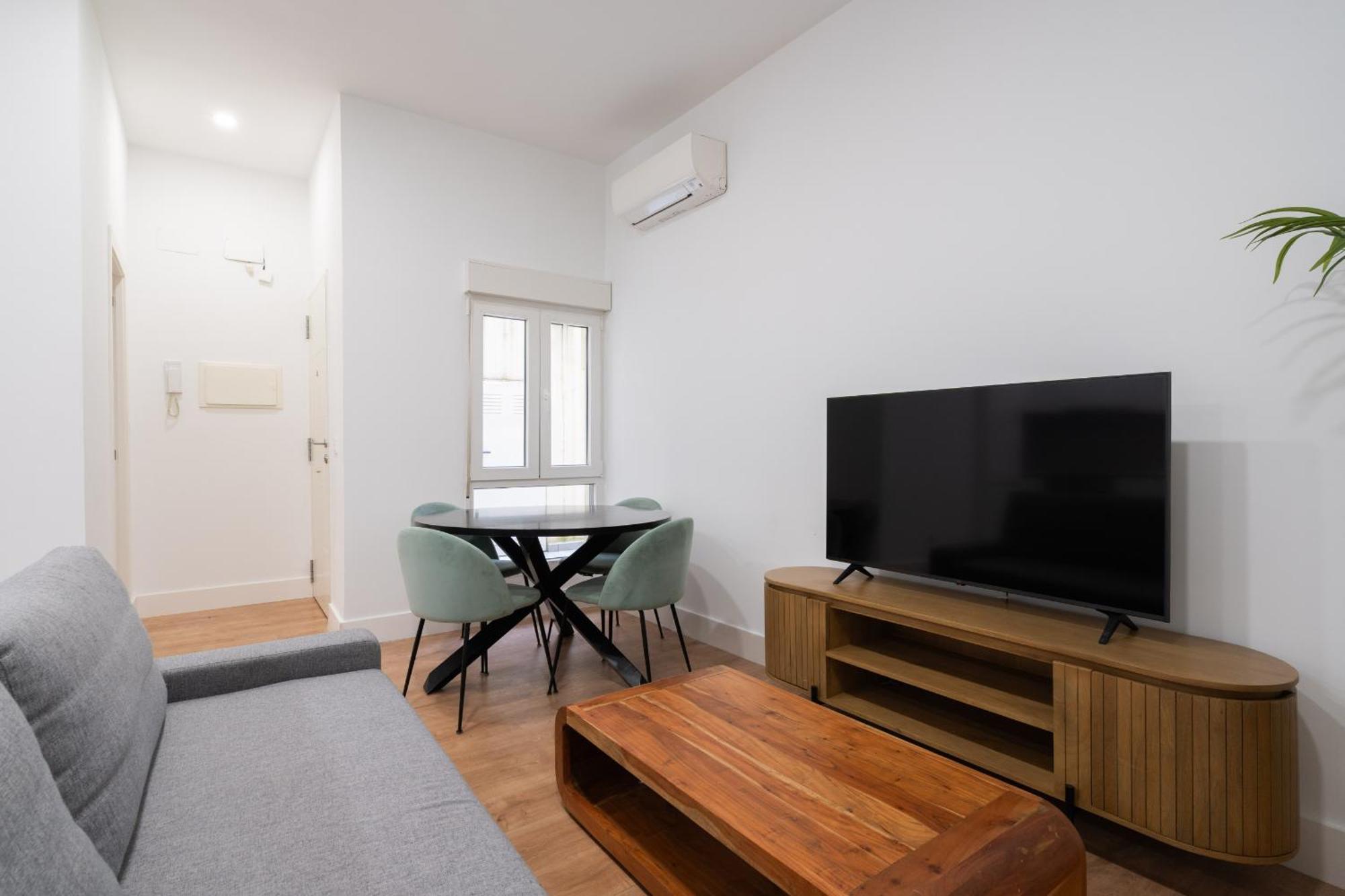 Apartamentos Reformados En Metro Pacifico Alquiler Temporal Madrid Eksteriør bilde